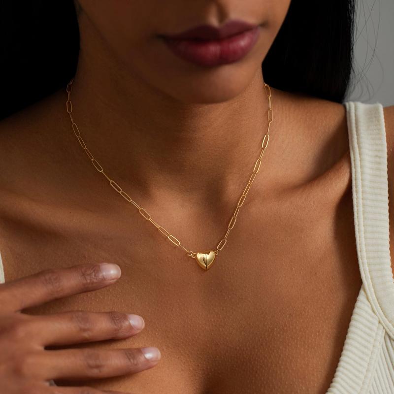 Women's Magnetic Heart Pendant Necklace Elegant Hypoallergenic Gift