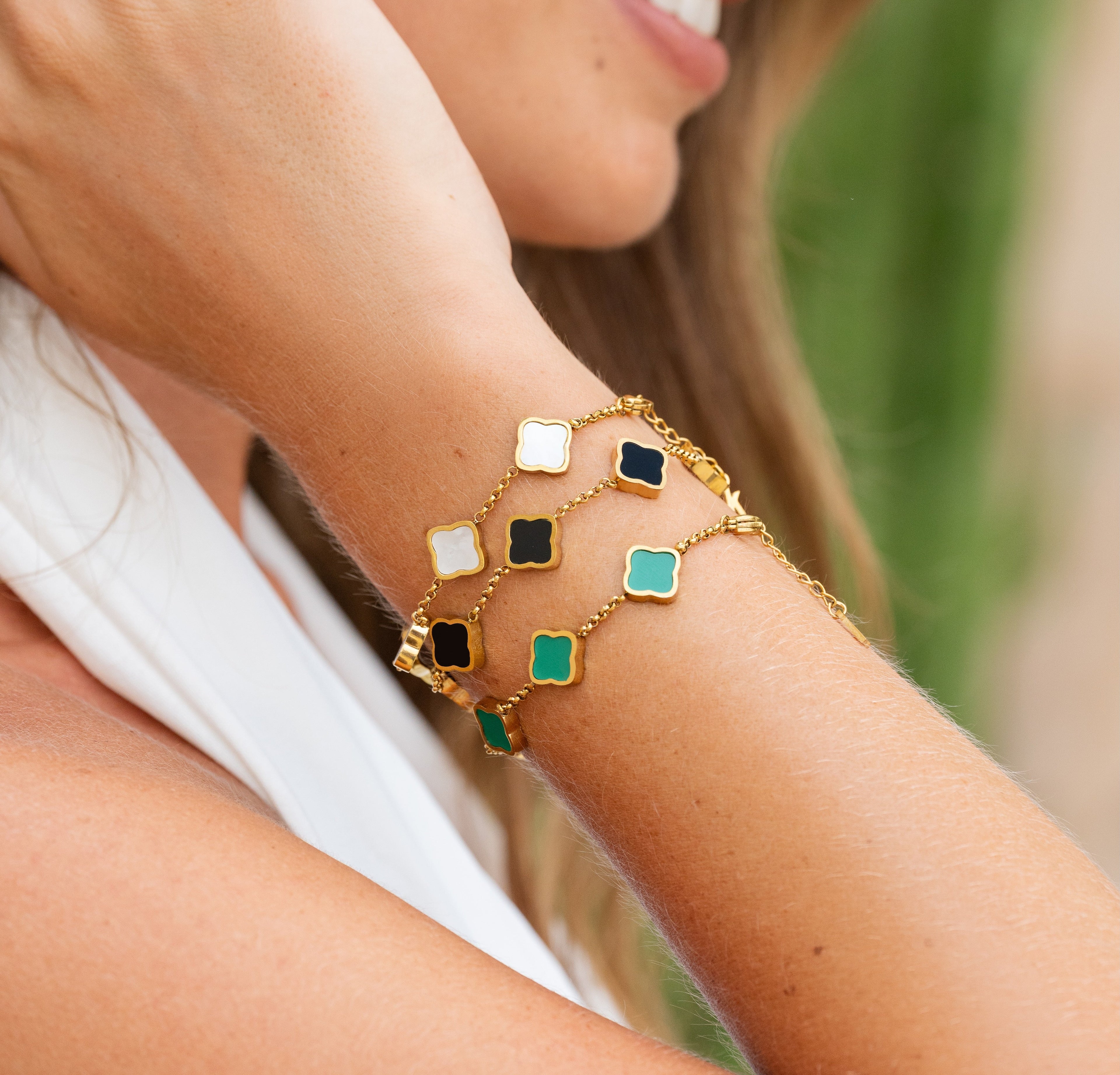 Women's Clover Charm Bracelet Waterproof Hypoallergenic Premium Gift
