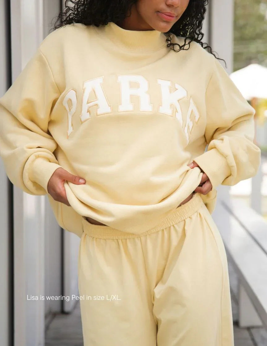 Women's Oversized Crewneck Sweatshirt with Chenille Collegiate Print