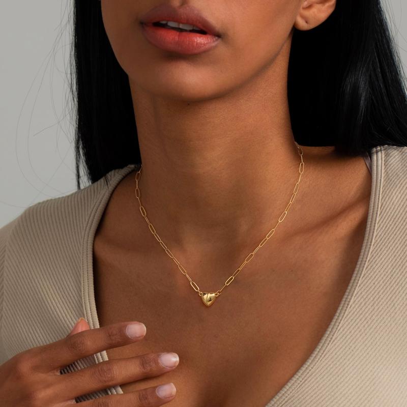 Women's Magnetic Heart Pendant Necklace Elegant Hypoallergenic Gift