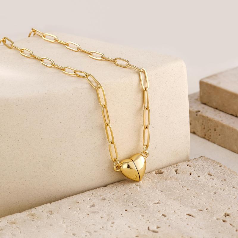 Women's Magnetic Heart Pendant Necklace Elegant Hypoallergenic Gift