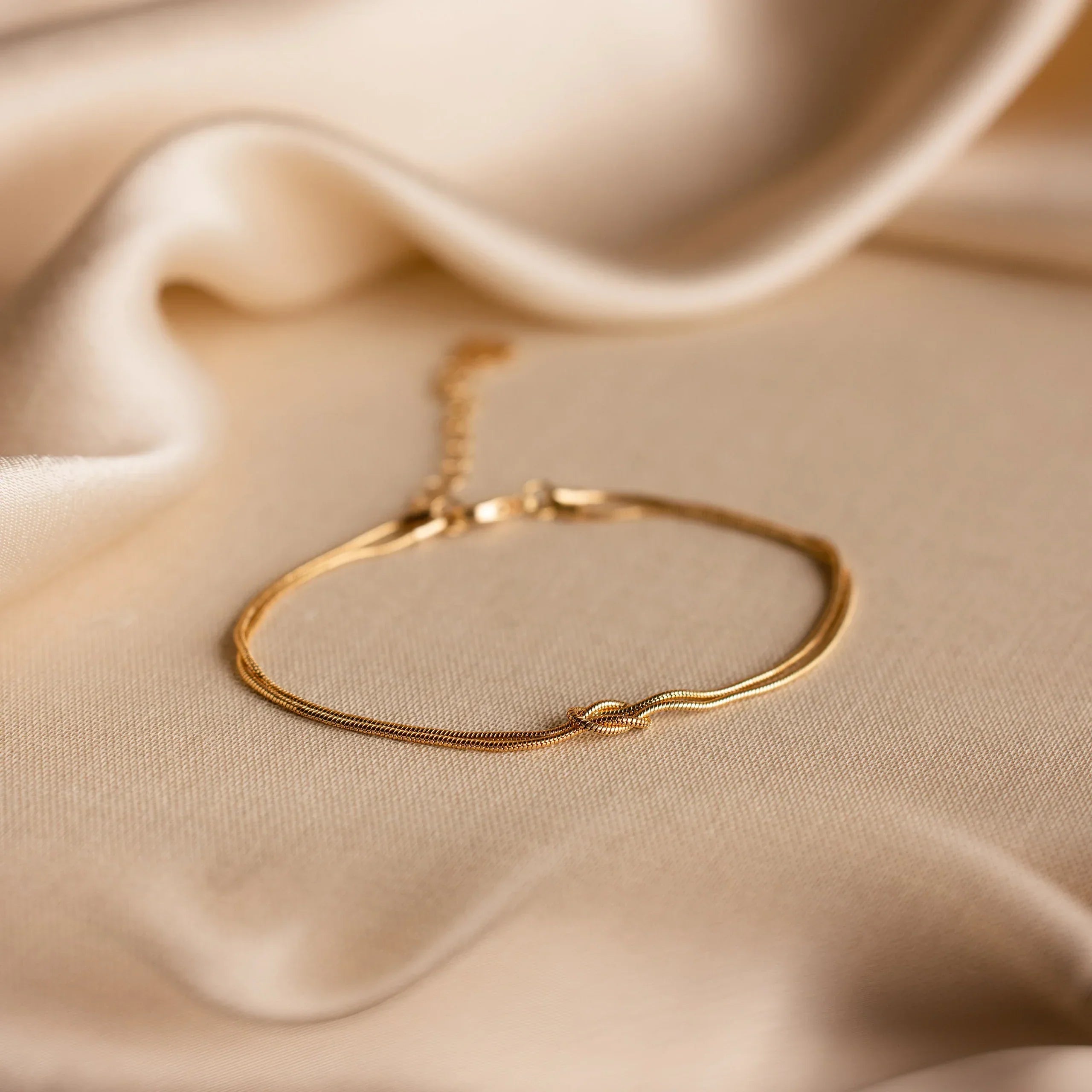 Women's Delicate Knot Bracelet Adjustable Hypoallergenic Elegant Gift